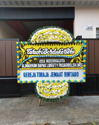Papan Bunga Duka di Kabanjahe
